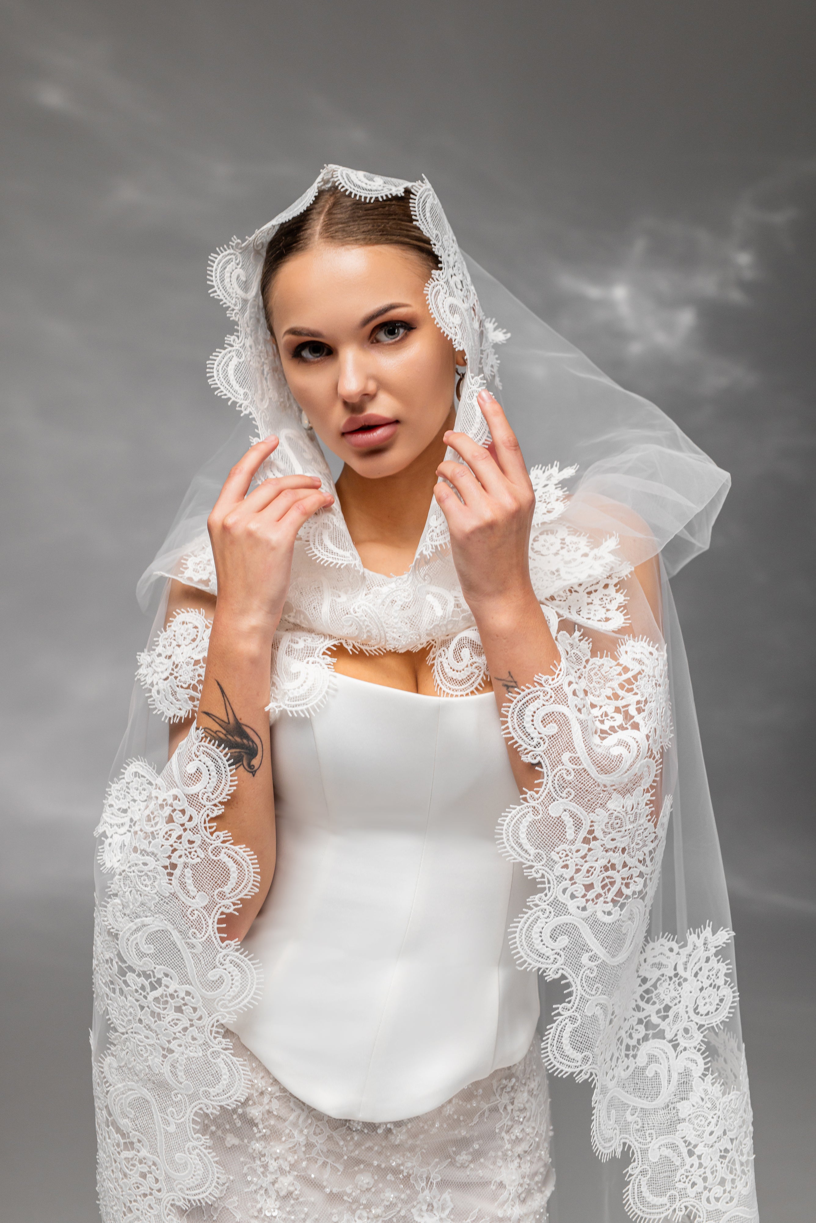 Chantilly Lace Bridal Hood