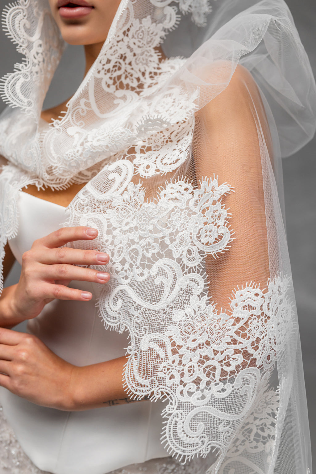 Chantilly Lace Bridal Hood