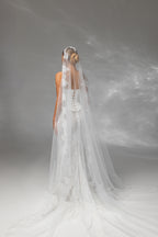 Ivory Royal Cathedral Oval Bridal Veil with Lace