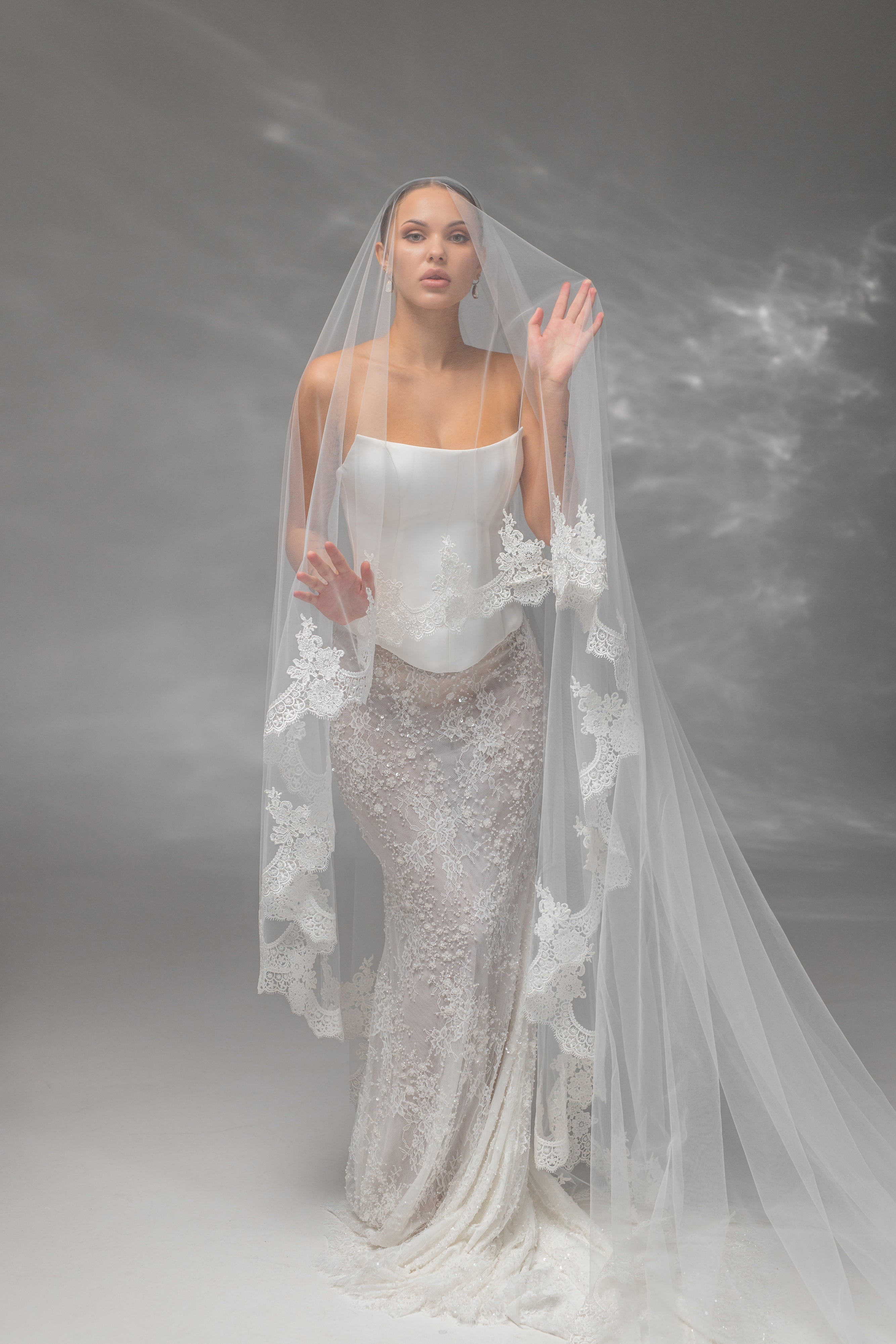 Ivory Royal Cathedral Oval Bridal Veil with Lace