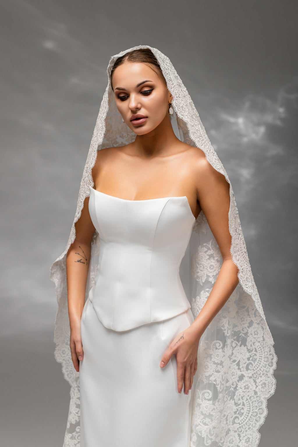 Grand Royal Cathedral Bridal Veil with Embroidered Lace
