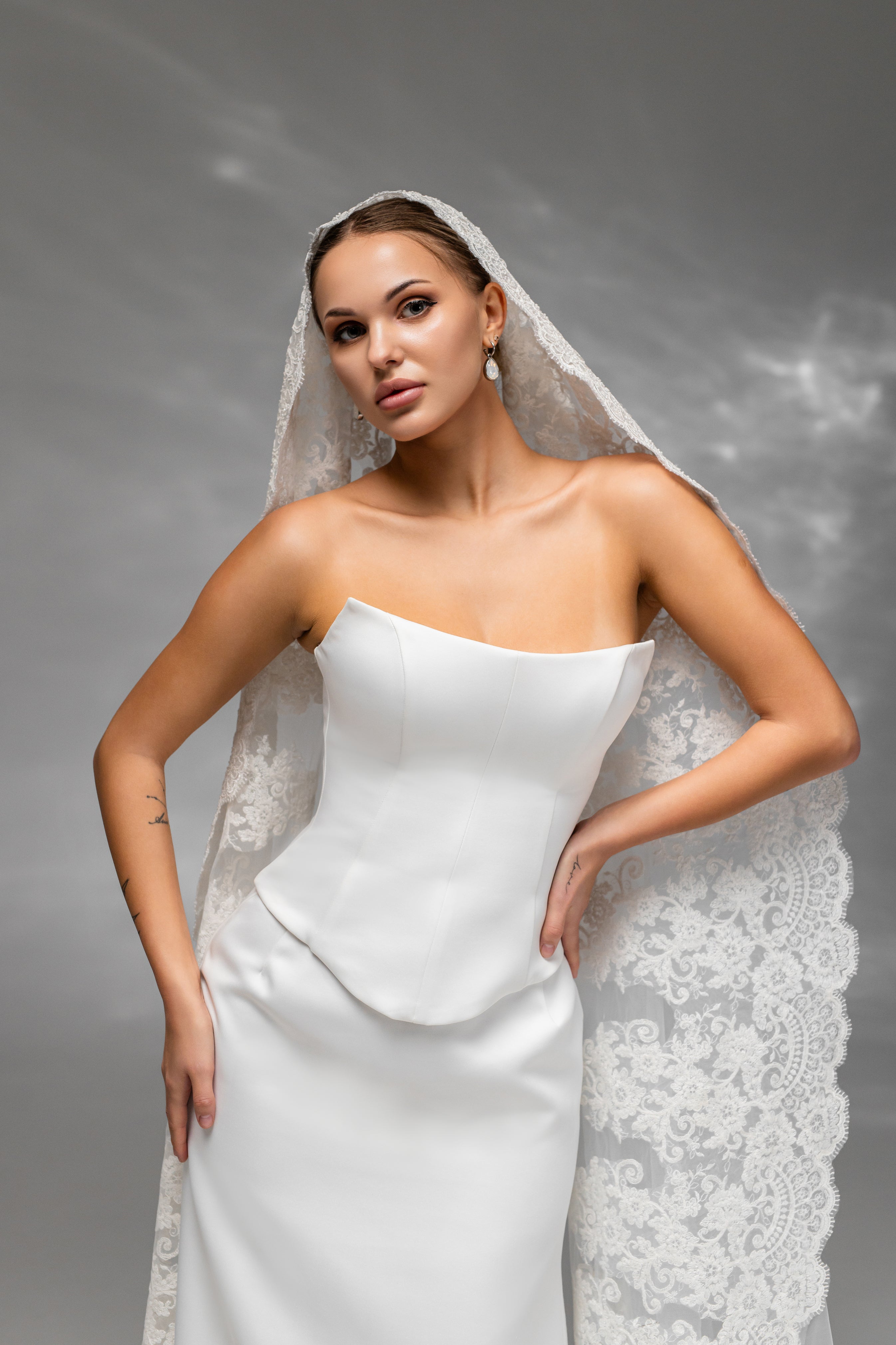 Grand Royal Cathedral Bridal Veil with Embroidered Lace