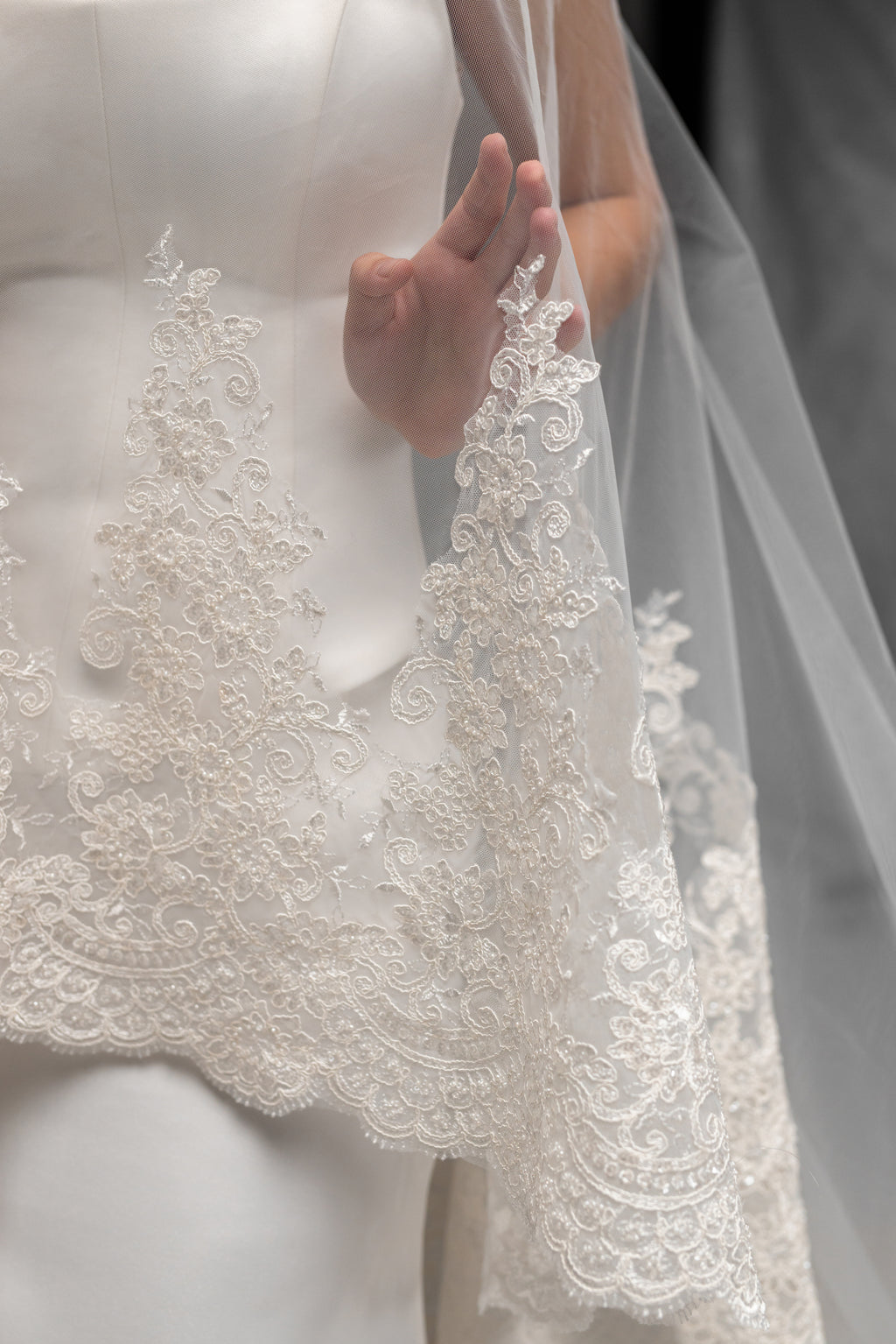 Grand Royal Cathedral Bridal Veil with Embroidered Lace