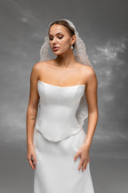 Soft Floor-Length Bridal Veil with Embroidered Lace
