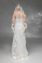 Soft Floor-Length Bridal Veil with Embroidered Lace