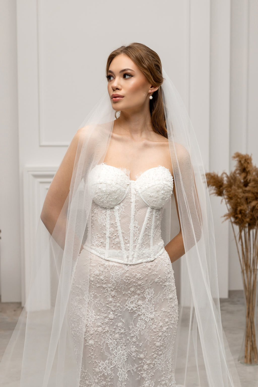 Milky Cathedral Lace Bridal Veil
