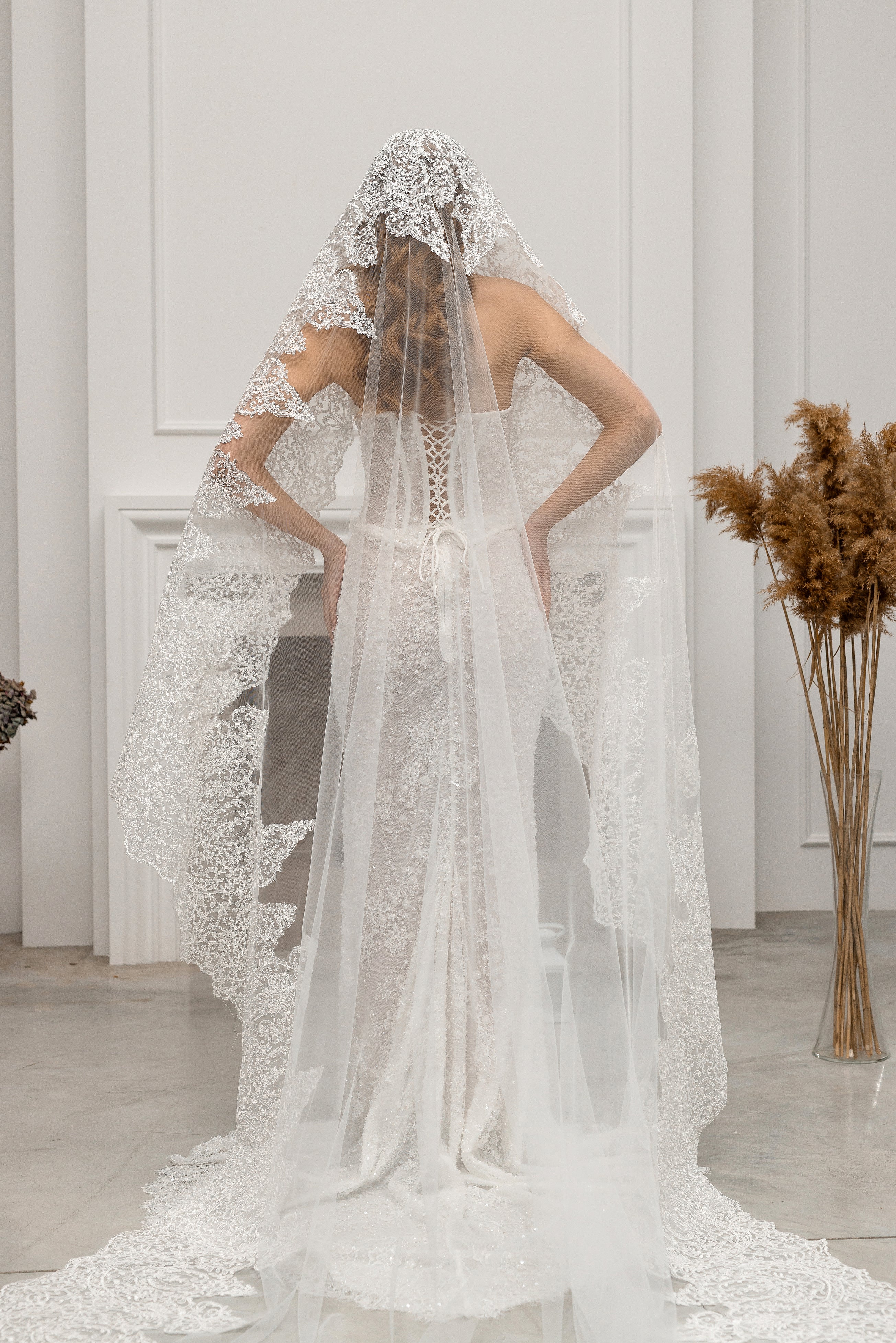 Milky Cathedral Lace Bridal Veil