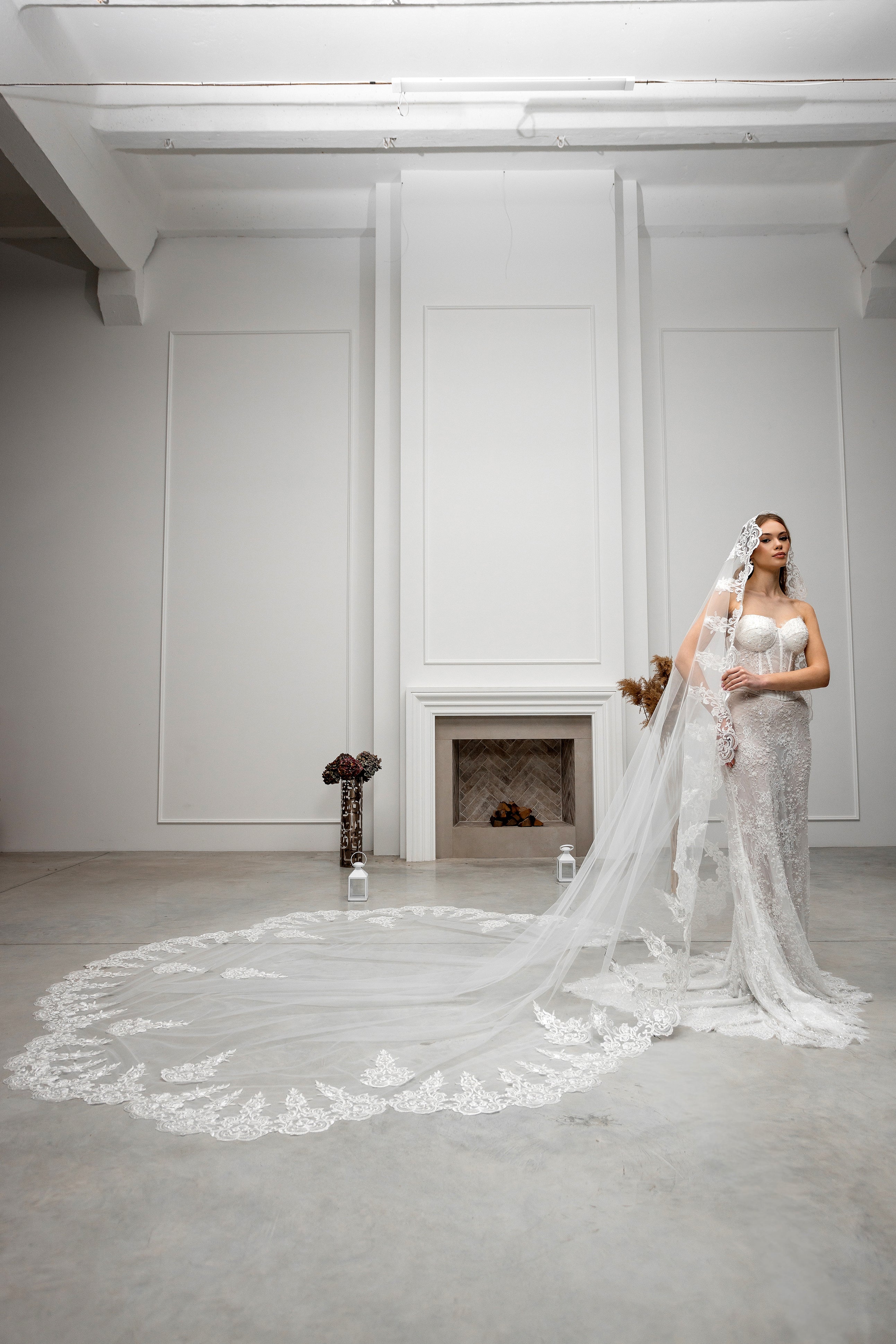 Milky White Grand Cathedral Lace Bridal Veil