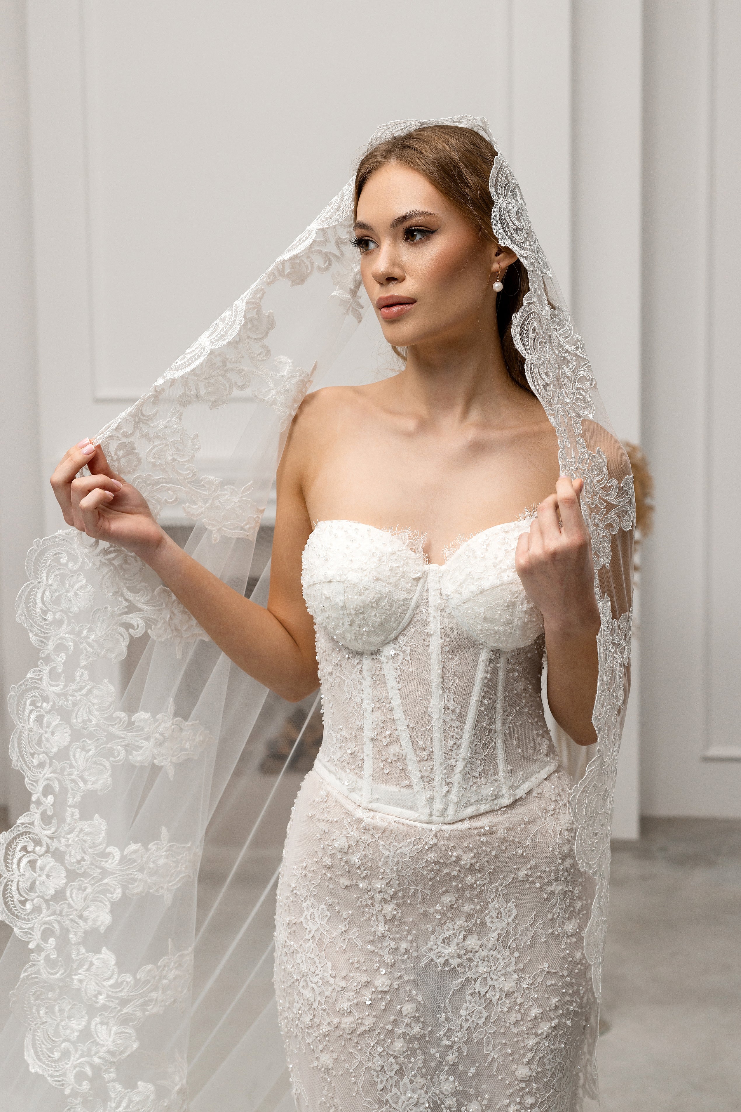 Milky White Grand Cathedral Lace Bridal Veil