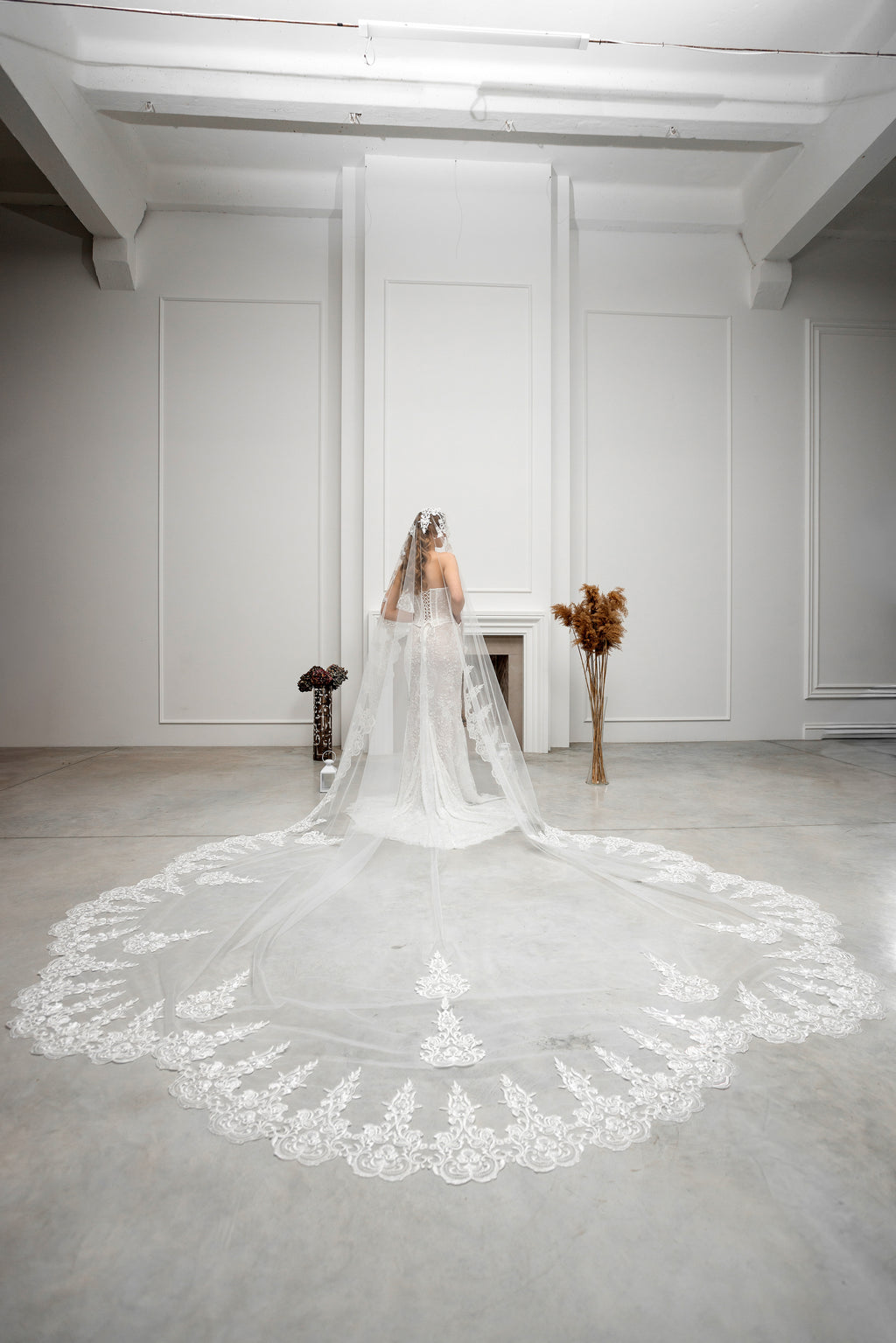 Milky White Grand Cathedral Lace Bridal Veil