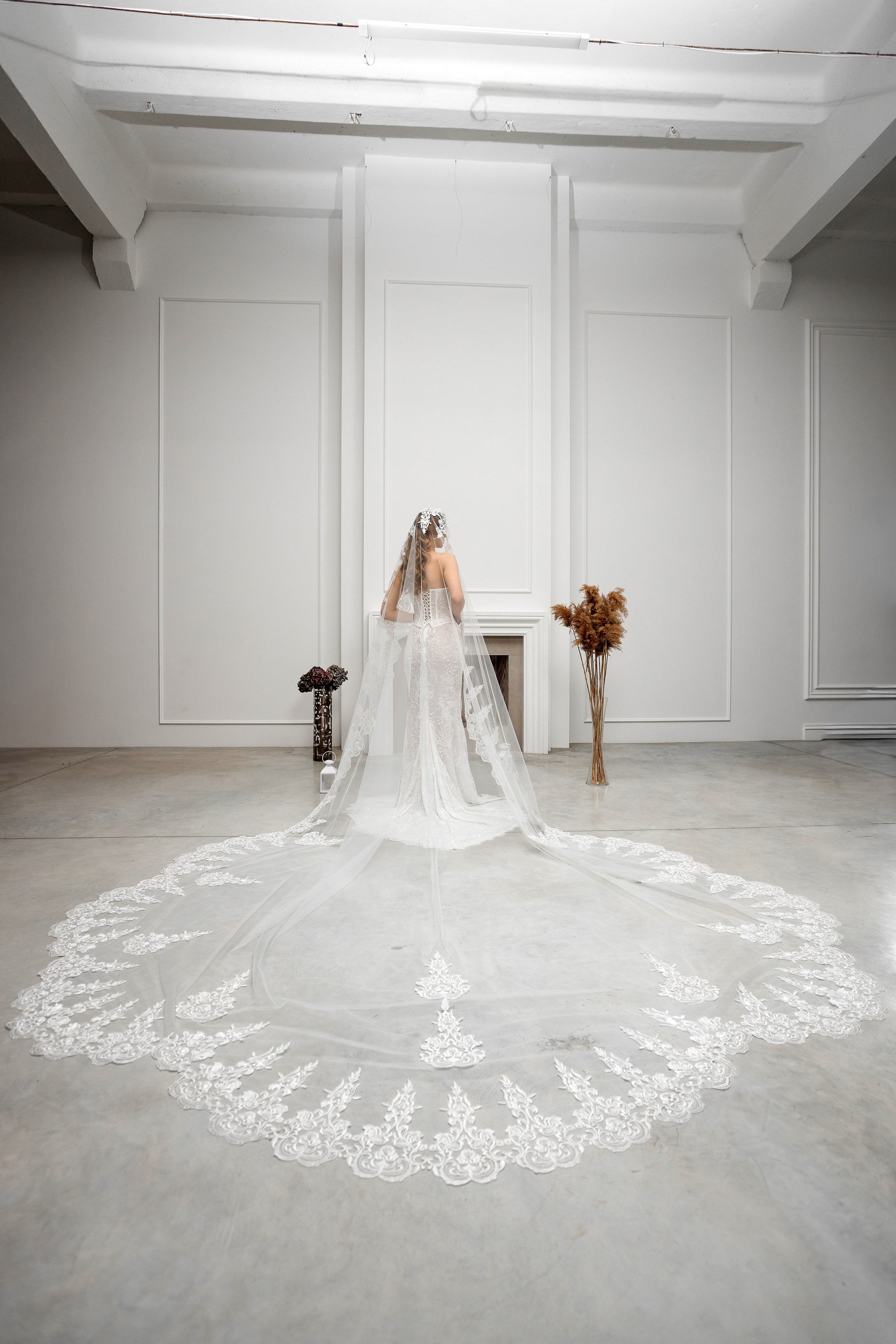 Milky White Grand Cathedral Lace Bridal Veil