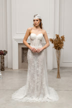 Ivory Floor-Length Bridal Veil with Lace Cap