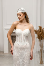 Ivory Floor-Length Bridal Veil with Lace Cap