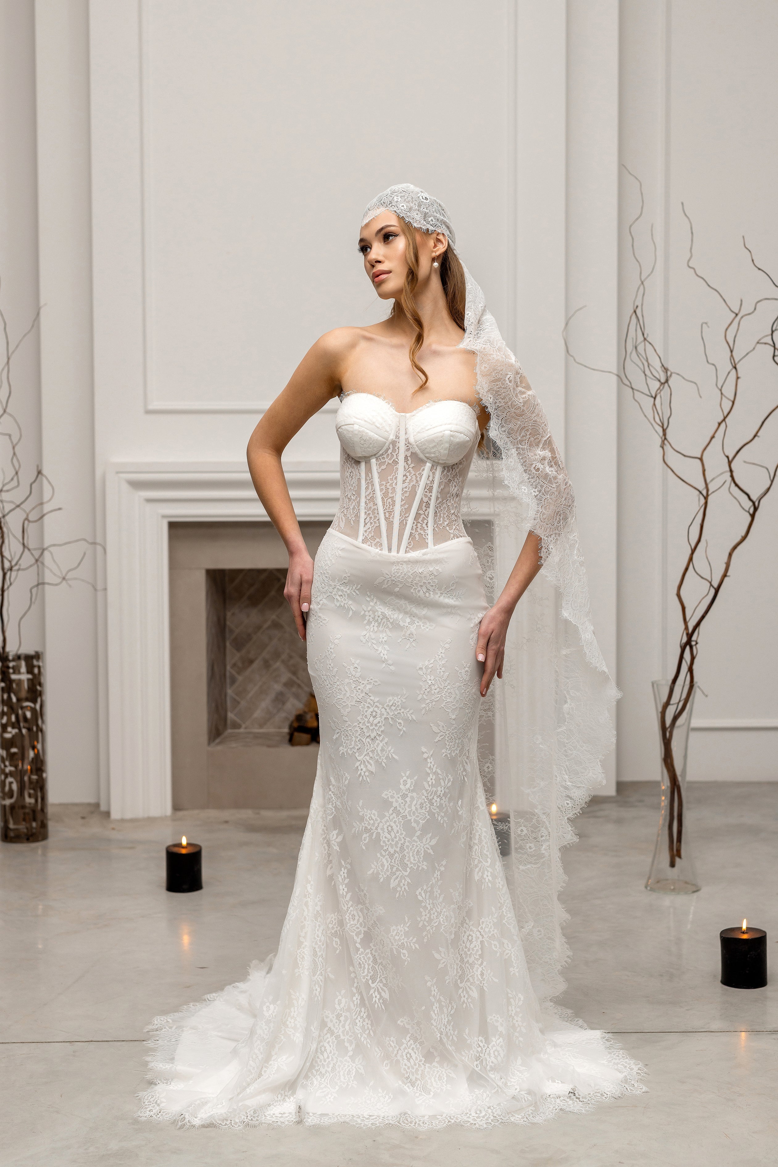 Ivory Chapel-Length Chantilly Lace Bridal Bandana Veil