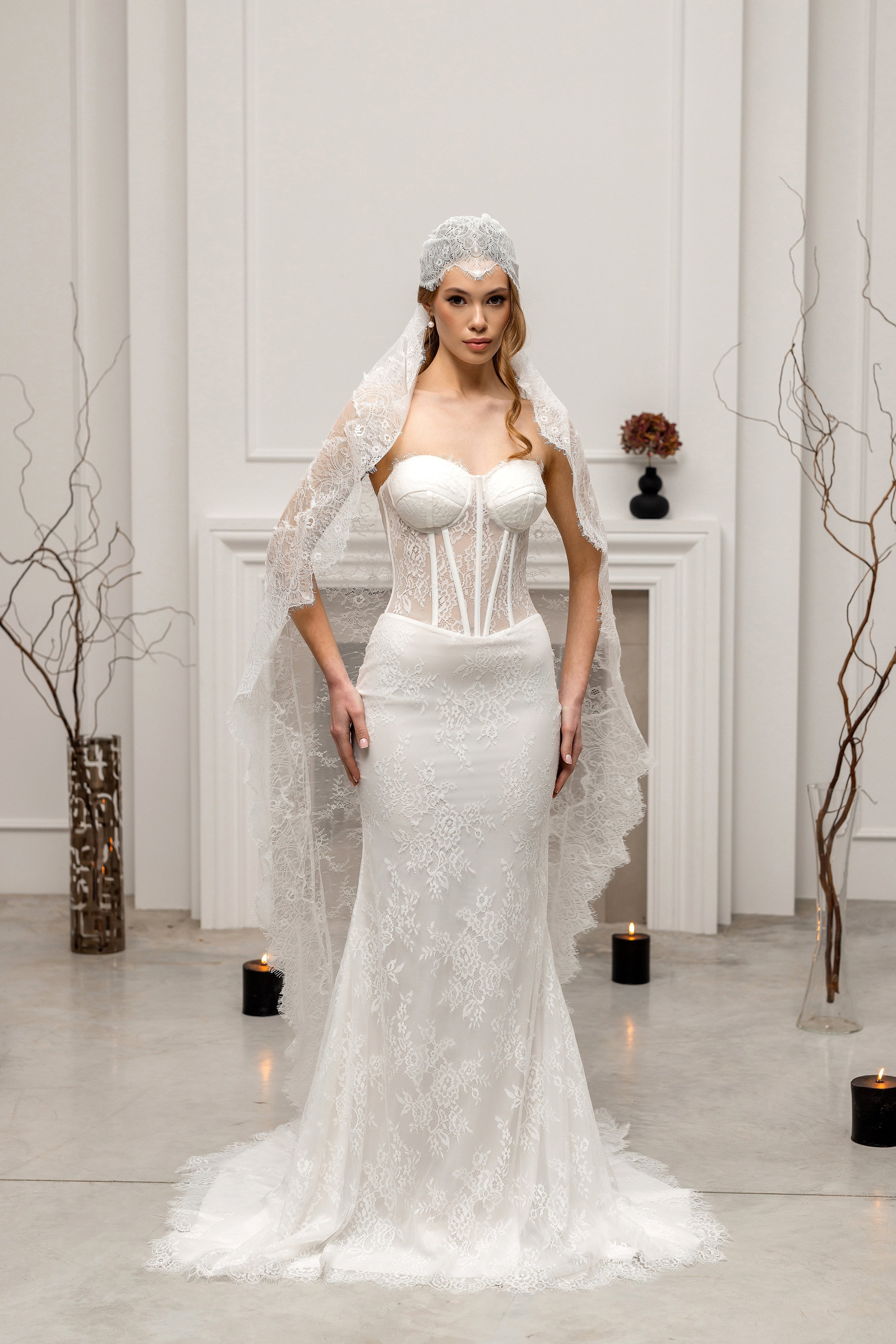 Ivory Chapel-Length Chantilly Lace Bridal Bandana Veil
