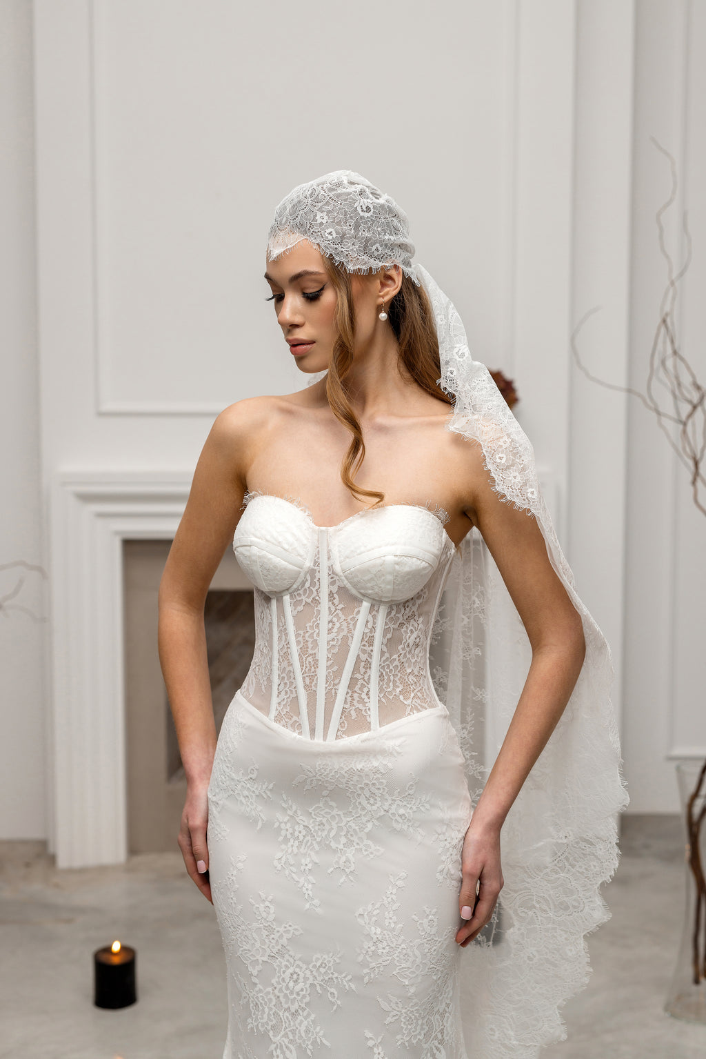 Ivory Chapel-Length Chantilly Lace Bridal Bandana Veil
