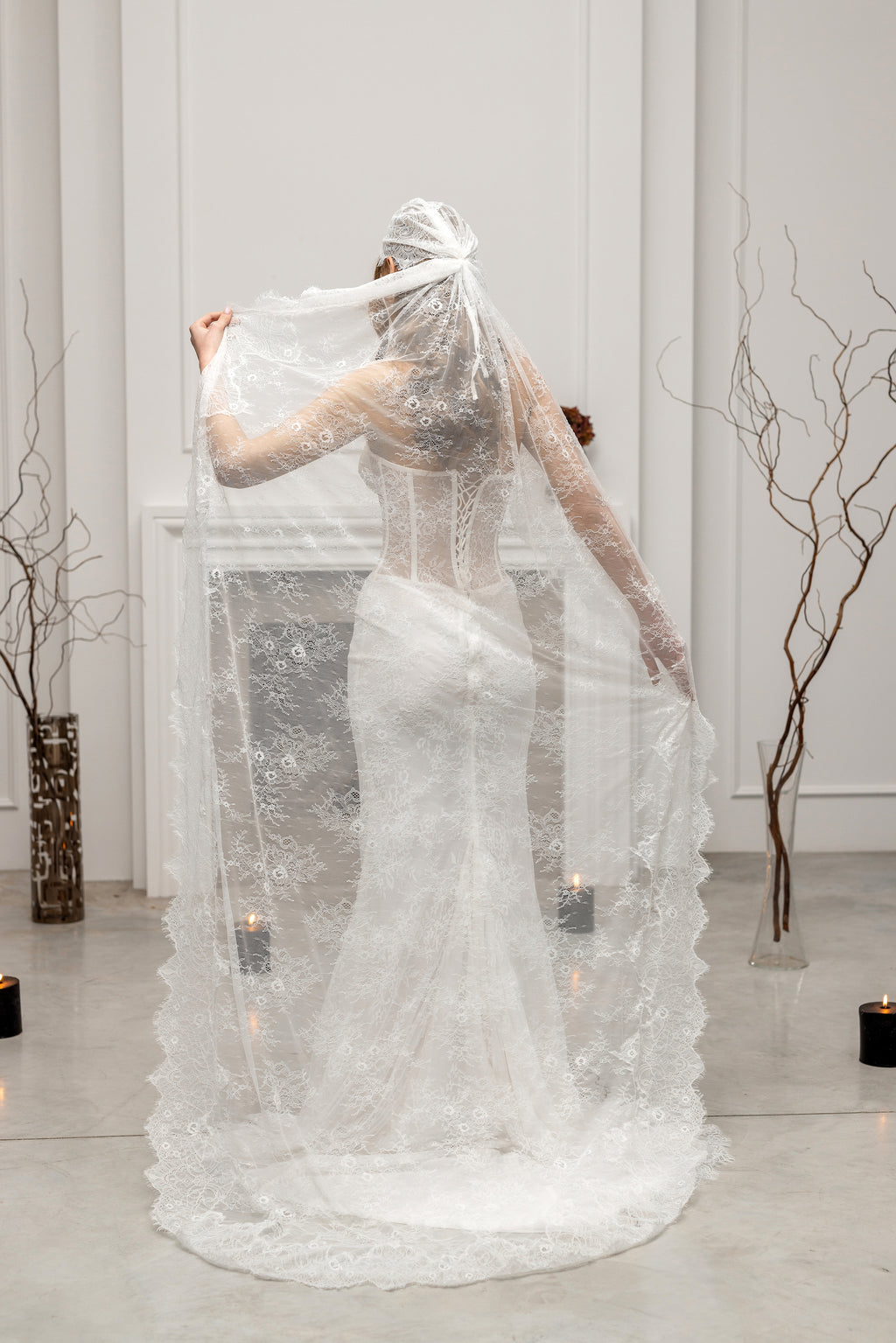 Ivory Chapel-Length Chantilly Lace Bridal Bandana Veil