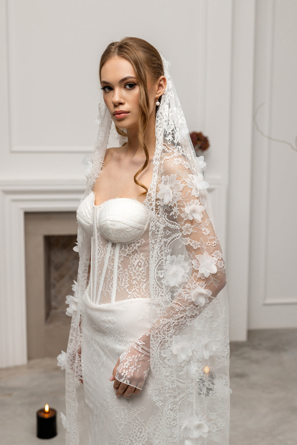 Floor-Length Chantilly Lace Bridal Veil with Flowers