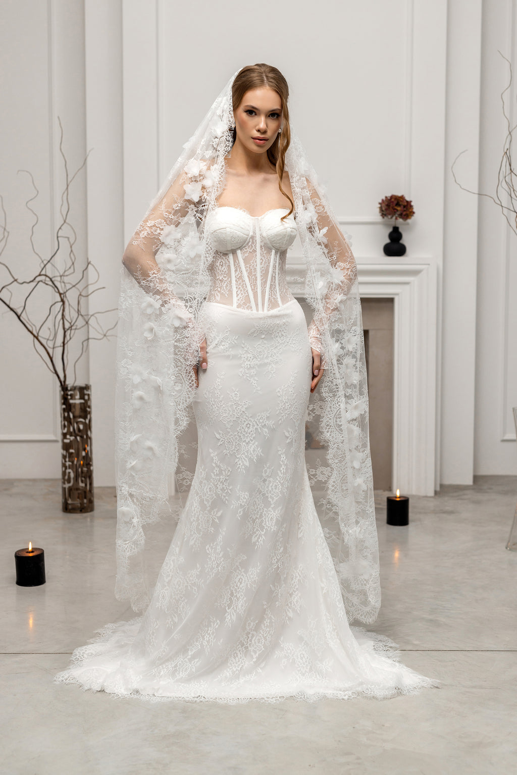 Floor-Length Chantilly Lace Bridal Veil with Flowers