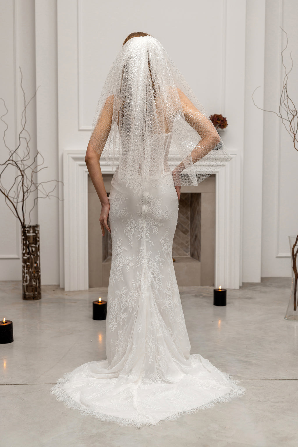 Elegant Net Veil with Sequin Embellishments
