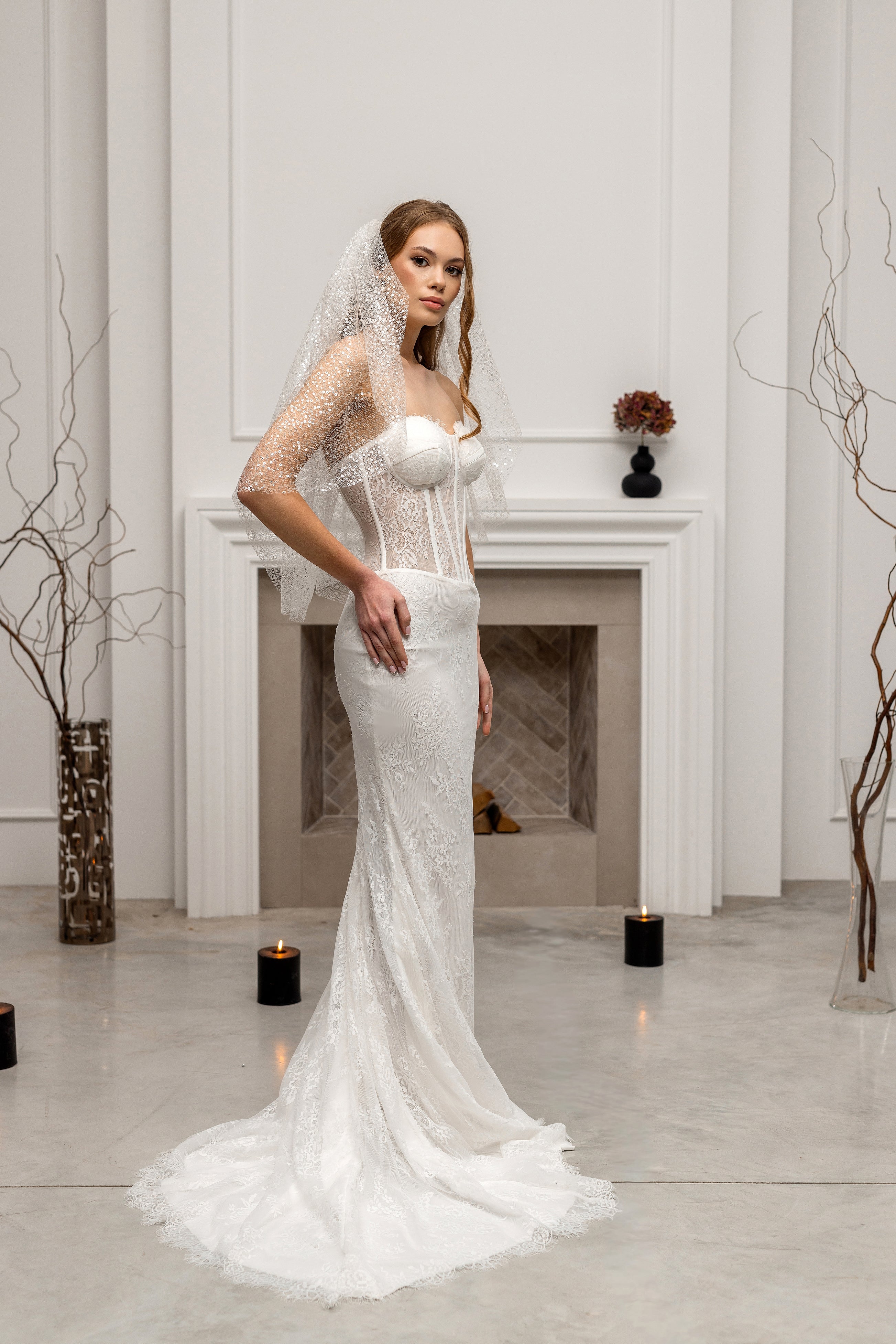 Elegant Net Veil with Sequin Embellishments