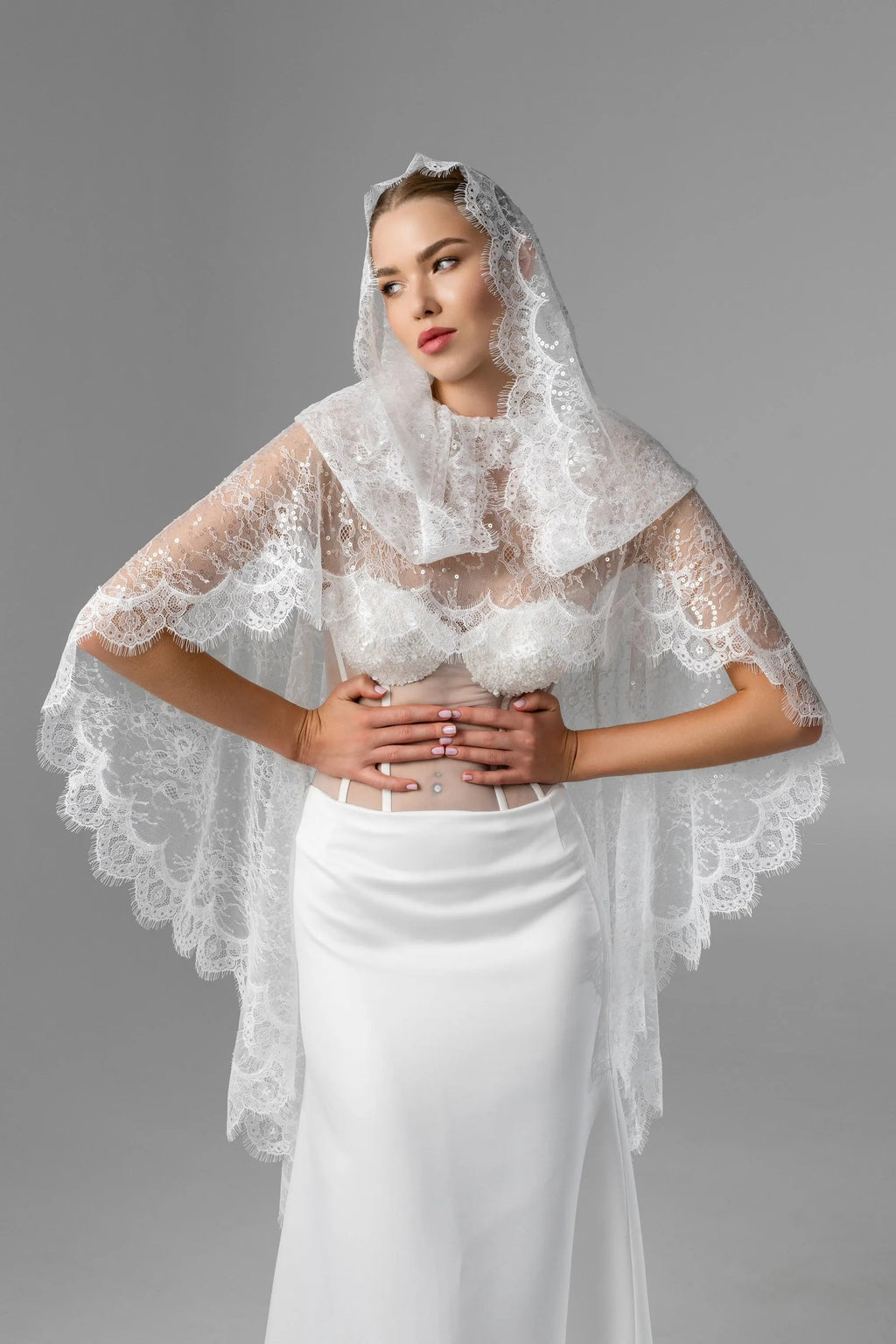 Ivory Royal Cathedral Oval Chantilly Lace Bridal Veil