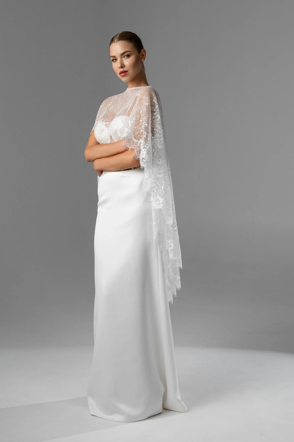 Ivory Royal Cathedral Oval Chantilly Lace Bridal Veil