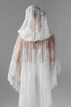 Ivory Royal Cathedral Oval Chantilly Lace Bridal Veil