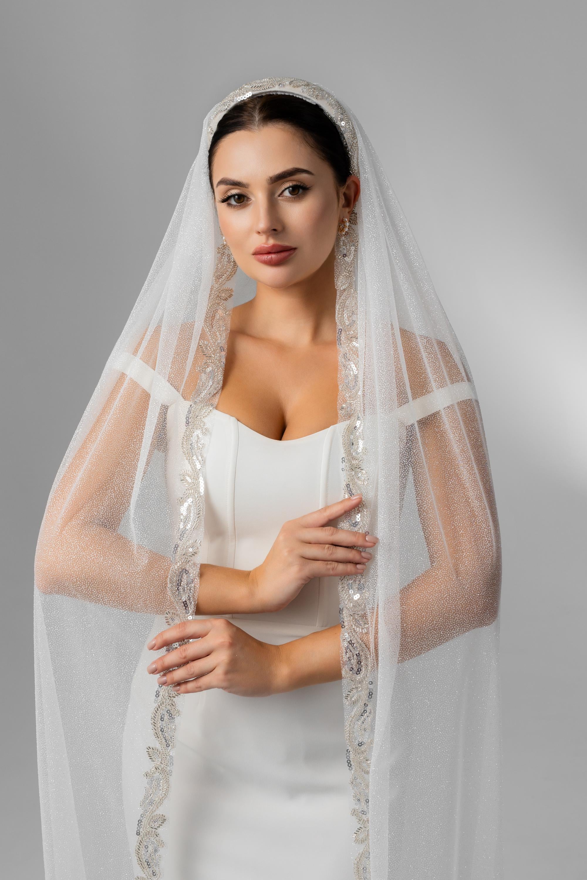 Fingertip-Length Glitter Bridal Veil with Japanese Matsuno Beads