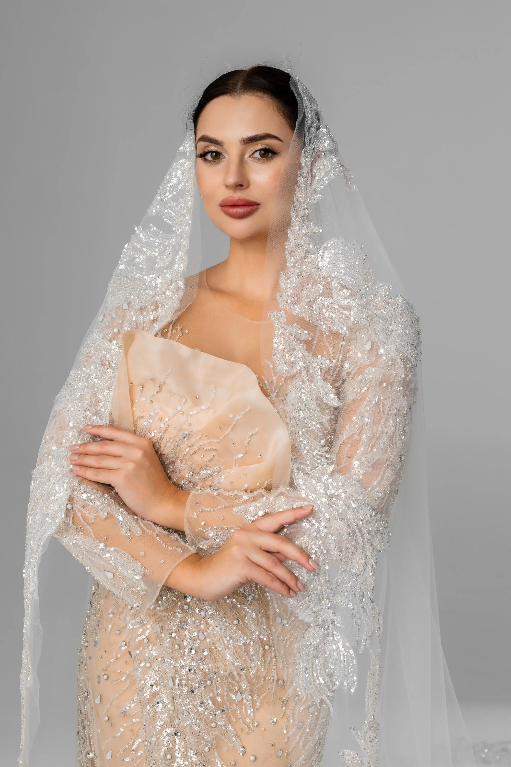 Ivory Royal Cathedral Oval Chantilly Lace Bridal Veil