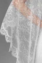 Ivory Royal Cathedral Oval Chantilly Lace Bridal Veil