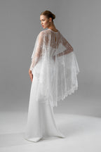 Ivory Royal Cathedral Oval Chantilly Lace Bridal Veil