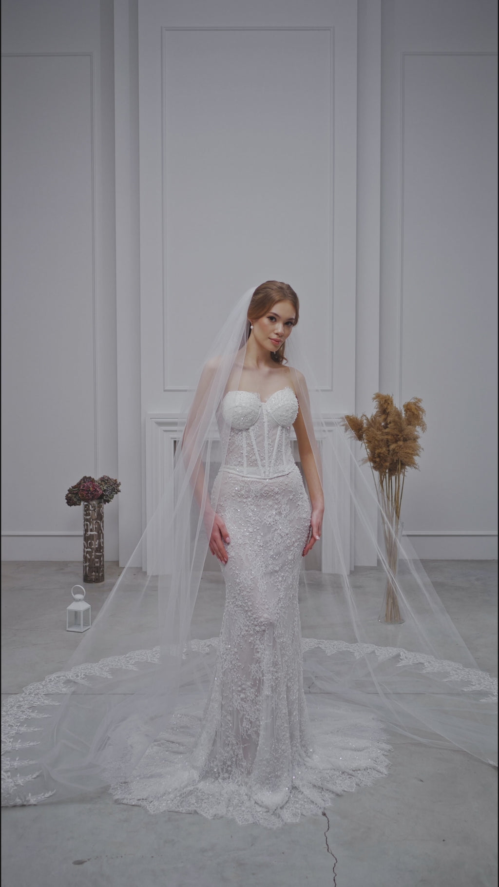 Milky Cathedral Lace Bridal Veil