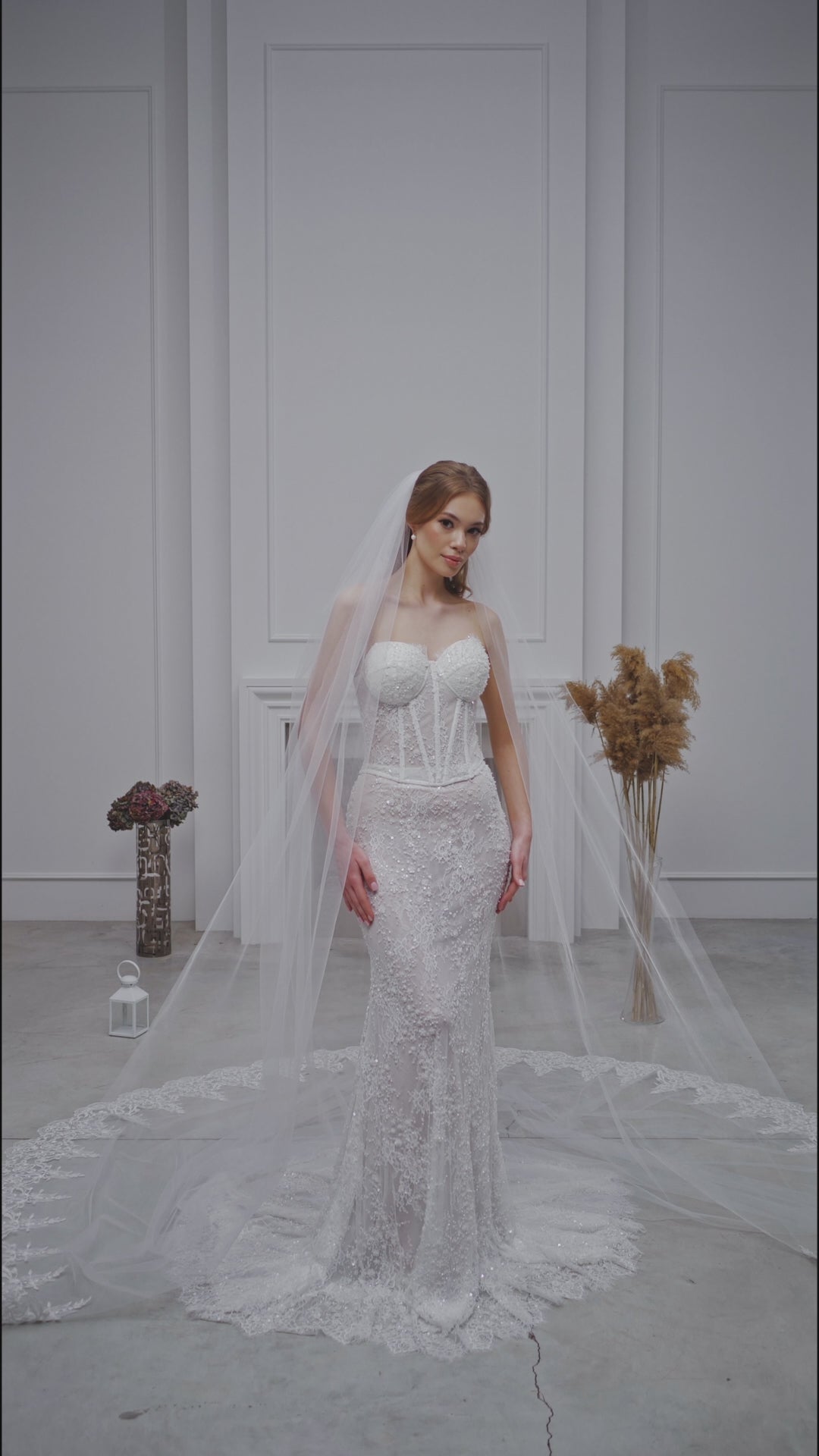 Milky Cathedral Lace Bridal Veil